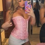 Mia, independent image 585410