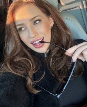 Milana, independent image 585860