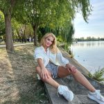 Mary, independent image 585975