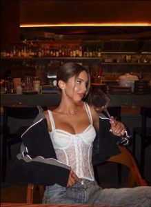 Cleo, independent image 586612