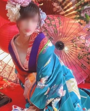 Mizuka Abe, independent in Tokyo, photo 3
