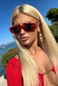 Alinna A, independent image 587472