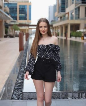 Violet, agency Amour Essence image 587784