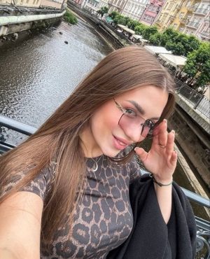 Violetta, agency Miracle image 588233