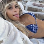 Mia, independent image 589262