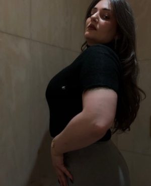 Bella, independent image 589930