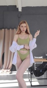 Alice, independent image 590259