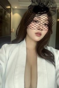 Rihanna, independent image 590399