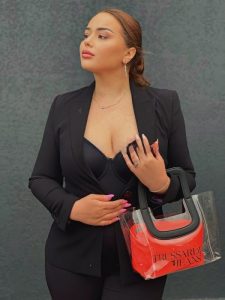 Sonia, independent image 591765