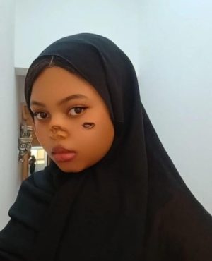 Aisha, independent image 592081