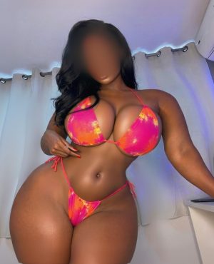Monique De Leon| Your New Addiction | in Perth, photo 2