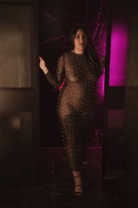 Frankie Sinclair | Curvy confidence, brunette charm, Singaporean spirit | 0481 862 666 image 606507
