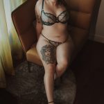Frankie Sinclair | Curvy confidence, brunette charm, Singaporean spirit | 0481 862 666 image 606514