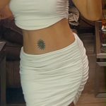 Окси, 25. Красные волосы, мягкий голос и нежность, от которой у мужчин отключается воля.  Я не кричу, не давлю — я управляю ласково, спокойно и уверенно.  Я та, от которой хочется опасностей, потому что рядом со мной тепло, безопасно и вкусно.  Я не ломаю силу. Я ломаю желания.  Если тебе нужна нежность, которая image 607719