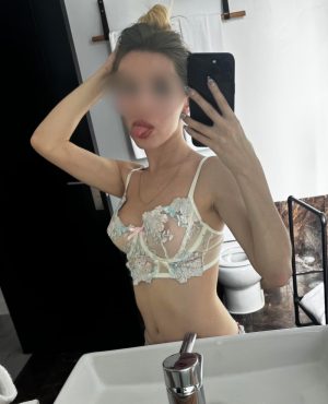 Petite Angel in Madrid, photo 2